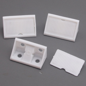 Soportes de esquina de plástico, conectores de ángulo recto blancos para muebles, soportes para estantes de armario, diseño moderno y duradero - Product Image 1