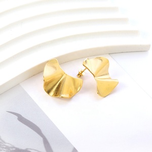 Pendientes de Acero Inoxidable Minimalistas para Mujer, Chapados en Oro de 18k, Pendientes de Botón Irregulares para Mujer - Product Image 5