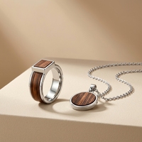 Pendentif en acier inoxydable 316L avec incrustation de bois, bord découpé au laser, profil épaissi, collier de bijoux minimaliste haut de gamme
