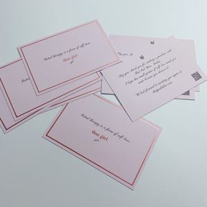 Cartes en papier rose de luxe avec estampage à chaud or rose - Cartes de remerciement personnalisées pour emballages de marque - Product Image 4