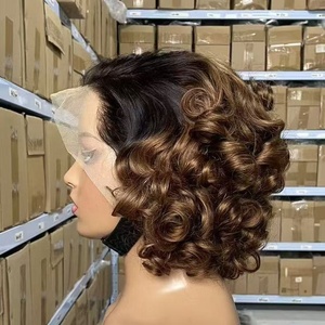Perruque frontale 13x4 courte bouclée et rebondissante en <span class=keywords><strong>cheveux</strong></span> humains, dentelle transparente, perruque naturelle en <span class=keywords><strong>cheveux</strong></span> humains pour femmes noires – Vente en gros à prix réduit - Product Image 4