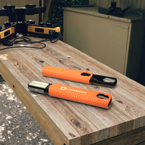 Affûteur de jardin moderne et rapide - Outil multi-usage pour affûter les lames de tondeuse à gazon, les sécateurs, les haches, les machettes et les cisailles à haies - Product Image 3