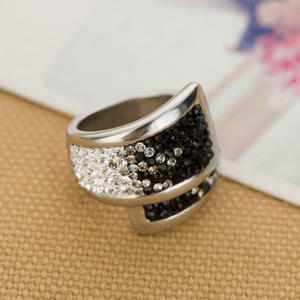 Bague en acier inoxydable noir et blanc double couche, style européen et américain, incrustée de diamants de 18 mm, bijoux de fête pour femme - Product Image 3