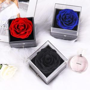 Cajón de rosas reales preservadas con collar de corazón <span class=keywords><strong>Te</strong></span> amo <span class=keywords><strong>en</strong></span> caja de joyería de idioma 100 Regalo Rosas eternas para siempre para San Valentín - Product Image 3