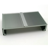 Boîtier en aluminium extrudé naturel argenté avec ailettes de refroidissement horizontales pour mini-PC industriel sans ventilateur – Coque de protection