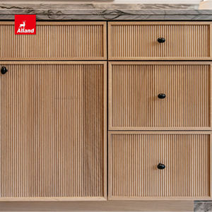 ตู้ครัวแบบเรียบง่าย ปราศจากความยุ่งเหยิง ทำจากไม้โอ๊คขาว พร้อมรายละเอียดแบบสลิมเชคเกอร์และลิ้นชักแบบโดว์เทล - Product Image 2