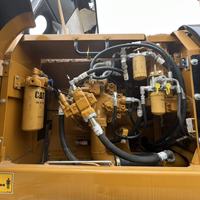 Excavatrice sur chenilles Caterpillar 330D2L d'occasion, système hydraulique puissant, godet de grande capacité, pour travaux lourds de terrassement