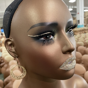 Tête de Mannequin Femme Réaliste Noire en PVC avec Épaules <span class=keywords><strong>pour</strong></span> Perruques, Mode Maquillage - Product Image 1