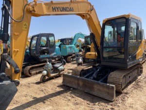 Excavadora Compacta Hyundai 75VC de 7.5 Toneladas de Segunda Mano, Excelente Relación Calidad-Precio, Bajo Consumo de Combustible, en Buen Estado de Funcionamiento, Equipo de Construcción - Product Image 3