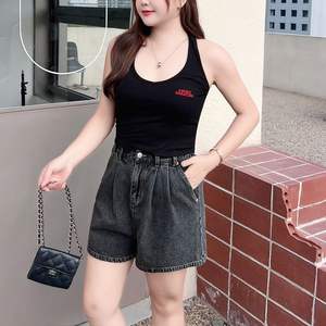 Short en jean ample taille haute pour femme grande taille Runqi N8717, noir, en coton, coupe trapèze, jambe large, avec fermeture éclair, pour adulte - Product Image 4