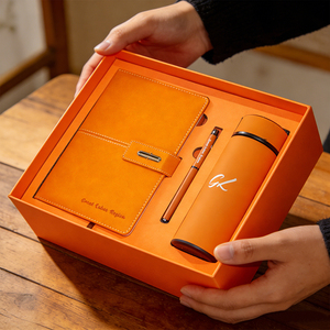 Ensemble de cadeaux d'affaires de luxe avec logo personnalisé, design moderne, gourde isotherme en acier inoxydable et carnet, tasse cadeau isotherme - Product Image 1