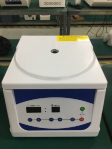 MKE TD4 Micro <span class=keywords><strong>Benchtop</strong></span> Max 4000 RPM Lage snelheid Draagbare 8*15ml buizen <span class=keywords><strong>Centrifuge</strong></span> Machine 2100xg RCF Universeel laboratoriumgebruik - Product Image 3