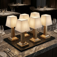 Lampes de table sans fil rechargeables en laiton avec abat-jour en tissu, pour mariage, restaurant, hôtel, avec chargeur
