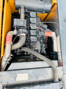 Excavatrice sur chenilles HYUNDAI 210W-7 d'occasion de bonne qualité, moteur diesel, pompe hydraulique, faible nombre d'heures, bien entretenue, parfaite pour la route - Product Image 6