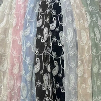 Robe drapée légère en tissu plissé froissé avec broderie florale, style OEM ODM, pour femme, idéale pour les vacances, Abaya du Moyen-Orient
