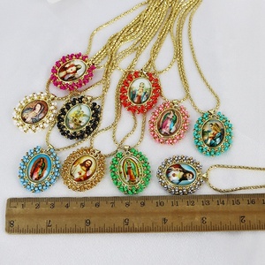 Collier pendentif plaqué or 18 carats Colarmix de haute qualité avec breloque Jésus et Vierge Marie pour femme/unisexe, idéal pour cadeau ou soirée - Product Image 6