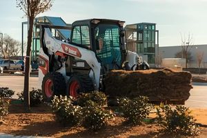 รถตักล้อยางขนาดเล็ก <span class=keywords><strong>Bobcat</strong></span> S76 ประสิทธิภาพสูง ชั่วโมงการทำงานต่ำ สภาพดีเยี่ยม เชื่อถือได้ มีสินค้าในสต็อกพร้อมขาย - Product Image 2