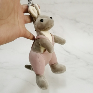 Mignon en peluche kangourou <span class=keywords><strong>porte</strong></span>-<span class=keywords><strong>clés</strong></span> rétro 3D poupée jouets Animal <span class=keywords><strong>porte</strong></span>-<span class=keywords><strong>clés</strong></span> poupée Machine affaires Promotion fille cadeau - Product Image 4