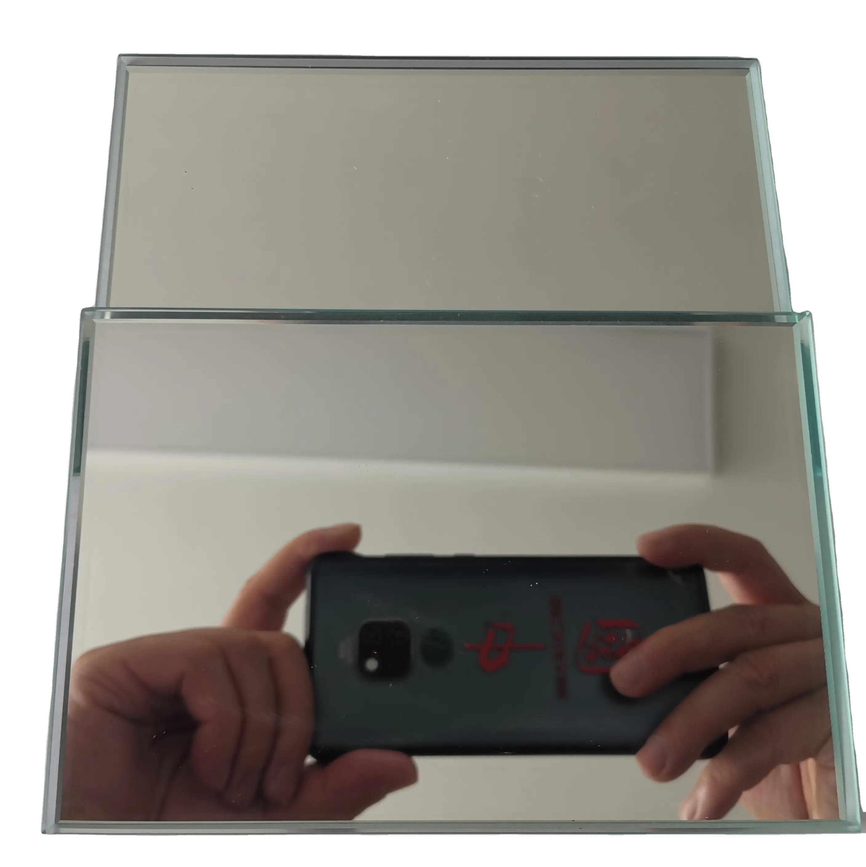Vetro d'argento chiaro dello specchio di 6mm con il bordo lucidato per lo specchio della palestra, la porta scorrevole o altre applicazioni della decorazione interna