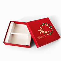 Boîte rigide rouge de Noël avec logo personnalisé pour l'emballage de barres de bain parfumées, boîte cadeau de luxe avec couvercle et base, avec séparateur en carton