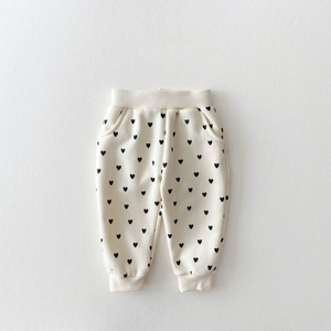Set <span class=keywords><strong>Felpa</strong></span> con Cappuccio per Neonati 100% Cotone, <span class=keywords><strong>Felpa</strong></span> e Pantaloni con Stampa a Cuore, Completi per Bambine, Etichetta Privata - Product Image 4