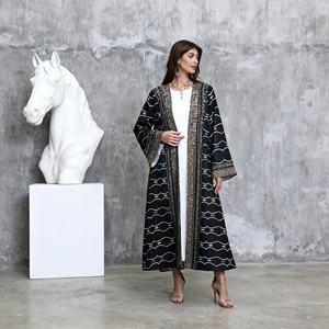 Vente en gros de robes de fête Abaya en polyester personnalisées avec des strass élégants imprimés et thermocollés pour femmes musulmanes - Product Image 2