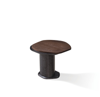 Ensemble de tables basses en bois minimalistes irrégulières avec plateau en pierre frittée aspect marbre pour salon, chambre, hôtel, projet commercial