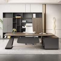 Bureau de direction moderne haut de gamme avec finition en noyer et design de panneaux, combinaison de chaise de bureau