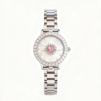 Montre-bracelet pour femme de luxe avec un ensemble de diamants, pierre précieuse rose, cadran en nacre, personnalisable, en acier inoxydable