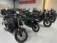 Moto sportive de rue Ninja 400 à deux cylindres 4 temps, d'occasion, à essence, démarrage électrique/à manivelle, durable, couleurs mélangées