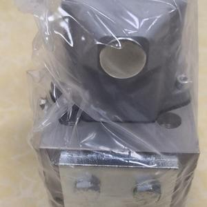 Válvula Servo Electrohidráulica Moog G631-3800B 4500 Psi para Máquinas de Moldeo por Soplado - Product Image 2