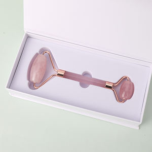 Super <span class=keywords><strong>pas</strong></span> <span class=keywords><strong>cher</strong></span> en gros Quartz Rose forme droite visage rouleau rose soins de la peau outil de Massage soufflant effets rajeunissants boîte-cadeau - Product Image 5