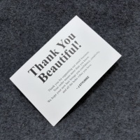 Carte de remerciement personnalisée double face blanche minimaliste pour les soins capillaires, idéale pour les petites entreprises