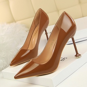 Zapatos elegantes para fiestas, estilo charol - tacones de aguja negros con punta en pico y sandalias para mujer - Product Image 5