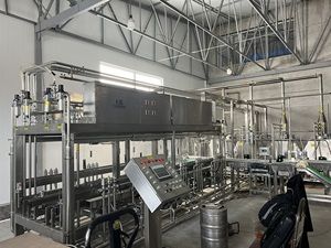 เครื่องล้างและบรรจุถังเบียร์กึ่งอัตโนมัติ สองสถานีสำหรับล้างถัง และหนึ่งหัวสำหรับบรรจุถัง - Product Image 6