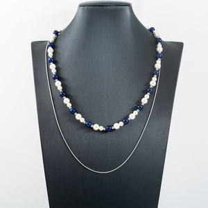สร้อยคอประดับลูกปัดสองชั้น ไทเทเนียมสตีล สีน้ำเงินไคลน์ ประดับมุก สร้อยคอแบบซ้อนสำหรับผู้หญิง เครื่องประดับแฟชั่น - Product Image 2