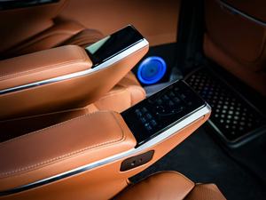 Siège de voiture en cuir de luxe fabriqué en Chine avec commande électrique - Product Image 4