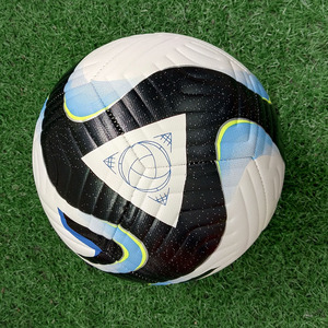 <span class=keywords><strong>Pallone</strong></span> <span class=keywords><strong>da</strong></span> Calcio Blu Misura 5 in Materiale PU Resistente per Erba <span class=keywords><strong>da</strong></span> Esterno Cucito per Partite e Allenamento per Adulti <span class=keywords><strong>Pallone</strong></span> <span class=keywords><strong>da</strong></span> Futsal - Product Image 5