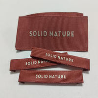Étiquette tissée de qualité supérieure, matériau satiné doux au toucher, étiquette principale personnalisée pour vêtements de mode