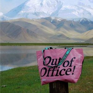 ถุงช้อปปิ้งคุณภาพสูงแบบใช้ซ้ำได้ ถุงทนทาน พิมพ์โลโก้ได้ ถุงทันสมัย ถุงช้อปปิ้งแบบเคลือบ PP ผ้าไม่ทอ - Product Image 4