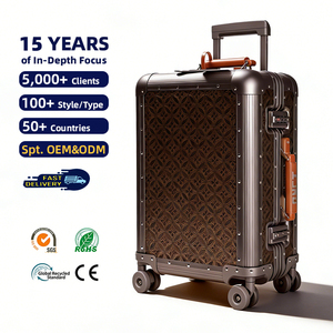 Maleta de Aluminio con Diseño Personalizable, Estilo Vintage con Patrón de Tablero de Ajedrez Icónico, Ruedas Universales Rígidas y Detalles en Cuero - Product Image 1