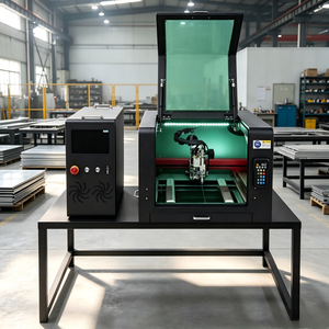 Máquina de Corte Láser de Fibra CNC Pequeña, Totalmente Cerrada, Cortadora Láser Compacta de Tipo Cerrado para Acero Inoxidable y Acero al Carbono - Product Image 1