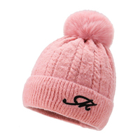 Bonnet d'hiver à motif à carreaux de luxe de haute qualité bonnets tricotés à pompon épais pour femmes et filles Logo personnalisé pour le voyage