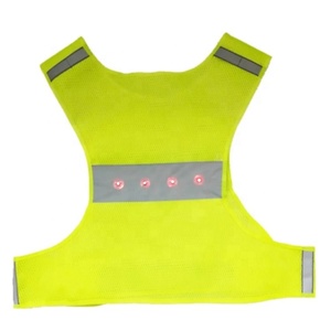 เสื้อกั๊กนิรภัยตาข่ายโพลีเอสเตอร์สะท้อนแสงระดับ 3 ปรับแต่งโลโก้ได้ ใช้พลังงานจากแบตเตอรี่ พร้อมไฟ <span class=keywords><strong>LED</strong></span> 4 ดวง สำหรับการวิ่ง - Product Image 1