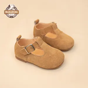 Nuevo estilo británico Retro personalizado punta redonda zapatos de suela blanda ahueca hacia fuera los zapatos casuales ligeros de bebé niña