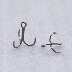 Venta caliente 6062-1X-NP Anzuelos de pesca de acero de alto carbono de agua salada fuerte de níquel negro Anzuelos triples de curva redonda - Product Image 4