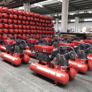 Compresseur d'air à piston diesel pour forage de roche, moteur diesel 18,5 kW/25 CV - Product Image 1