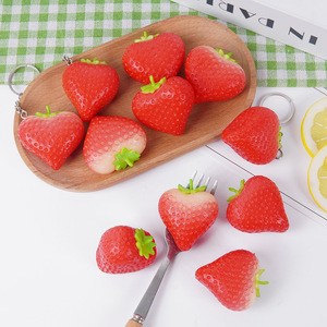 Modèle de cœur de fraise simulé DIY, accessoires de gâteau simulés, pendentif porte-clés fraise artificielle en caoutchouc souple - Product Image 3