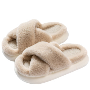 Mules et sandales confortables en fausse fourrure moelleuse et chaude pour l'intérieur, idéales pour le printemps/automne, antidérapantes et silencieuses, pour un usage décontracté. - Product Image 1