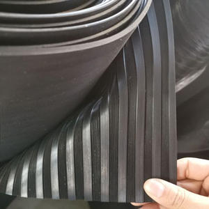 Rouleau de revêtement de sol en vinyle caoutchouc antidérapant de 3 mm à larges rayures fines <span class=keywords><strong>pour</strong></span> fourgon de transport et remorque à <span class=keywords><strong>chevaux</strong></span> - Product Image 2